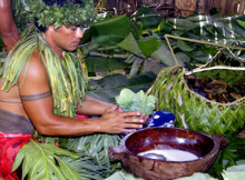 Making palusami the traditional Samoan way